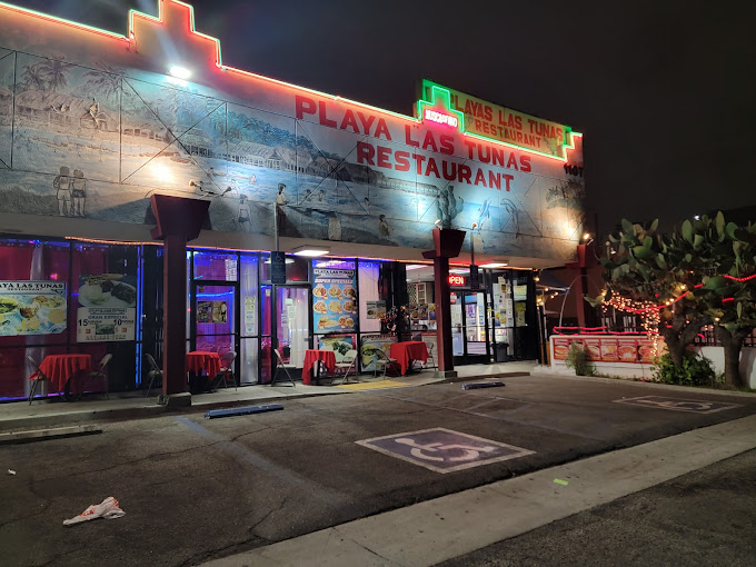 Playa Las Tunas Restaurant, S Alvarado St Restaurant Accepts or